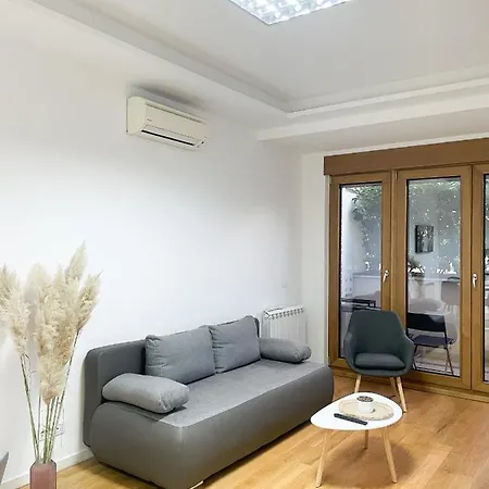 Hedonist-modern Urban A Blok Apartamento Belgrado